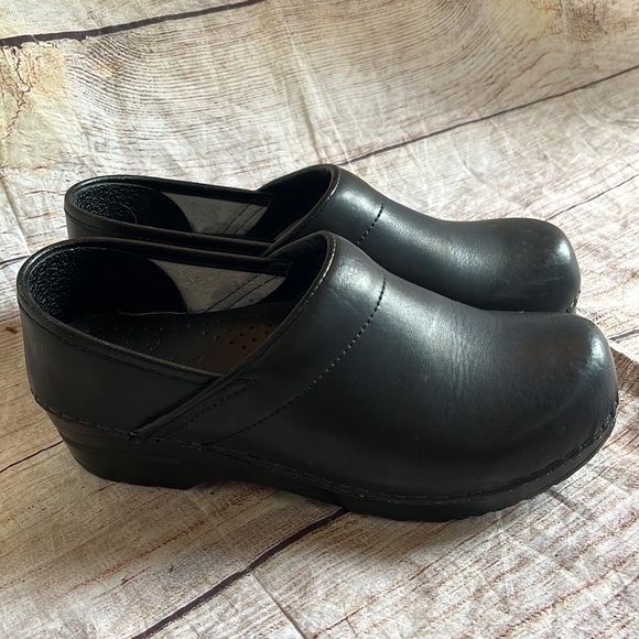 Dansko | women’s clog shoe size 37 6.5 - 7 black leather - Picture 3 of 17